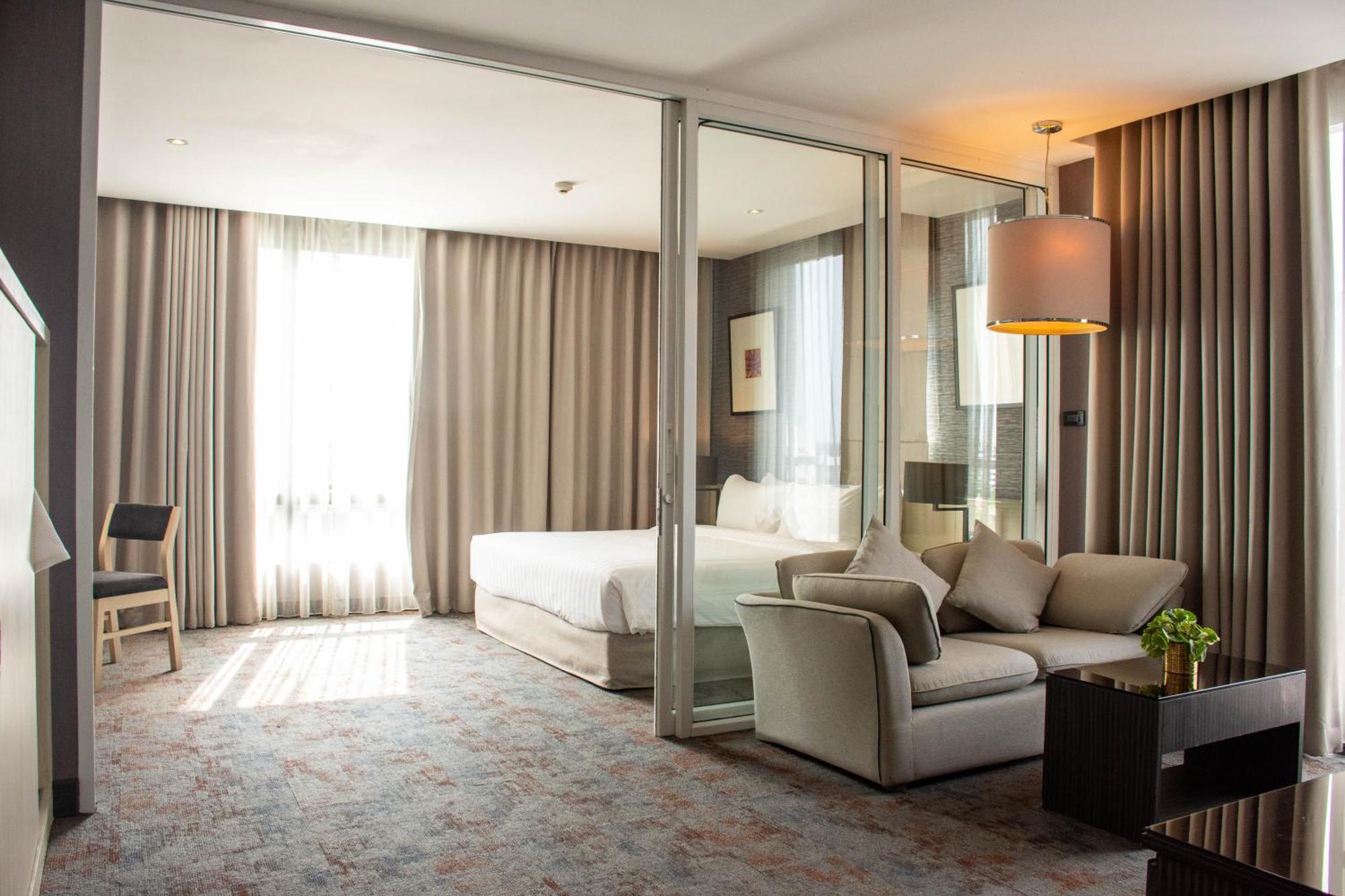 ฌ เฌอ - เดอะ กรีน โฮเทล  Hotel บ้านบางบ่อ ภายนอก รูปภาพ